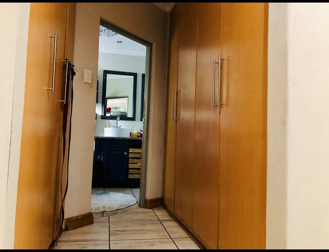 3 BEDROOM FREEHOLD FOR SALE IN ROBERTS ESTATE